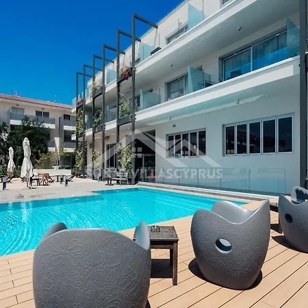 Sunnyvillas: 2br Mythical Apt*swimming Pool*ak04 파라림니